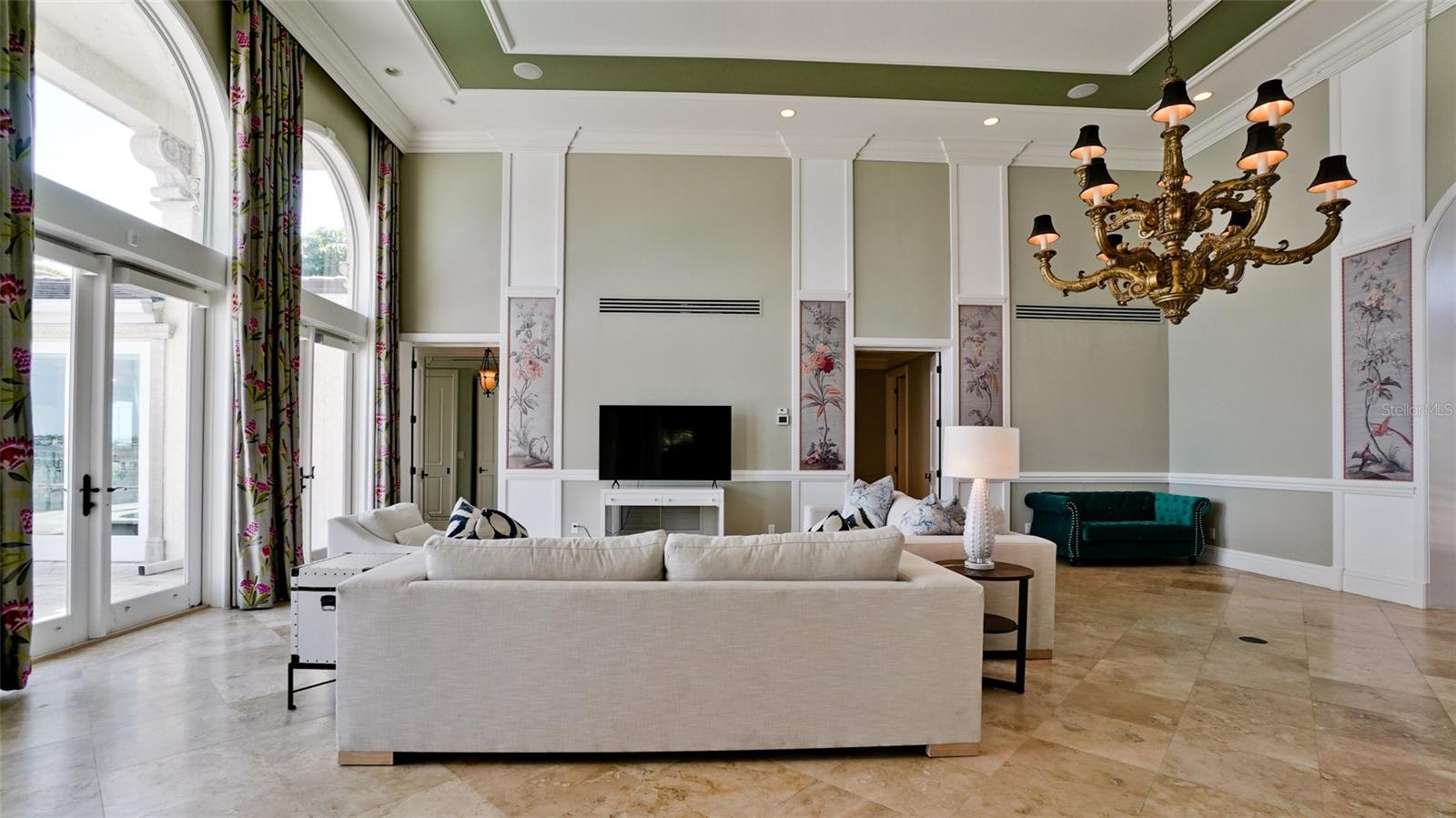 Image 12 of 52 For 8213 Midnight Pass Road