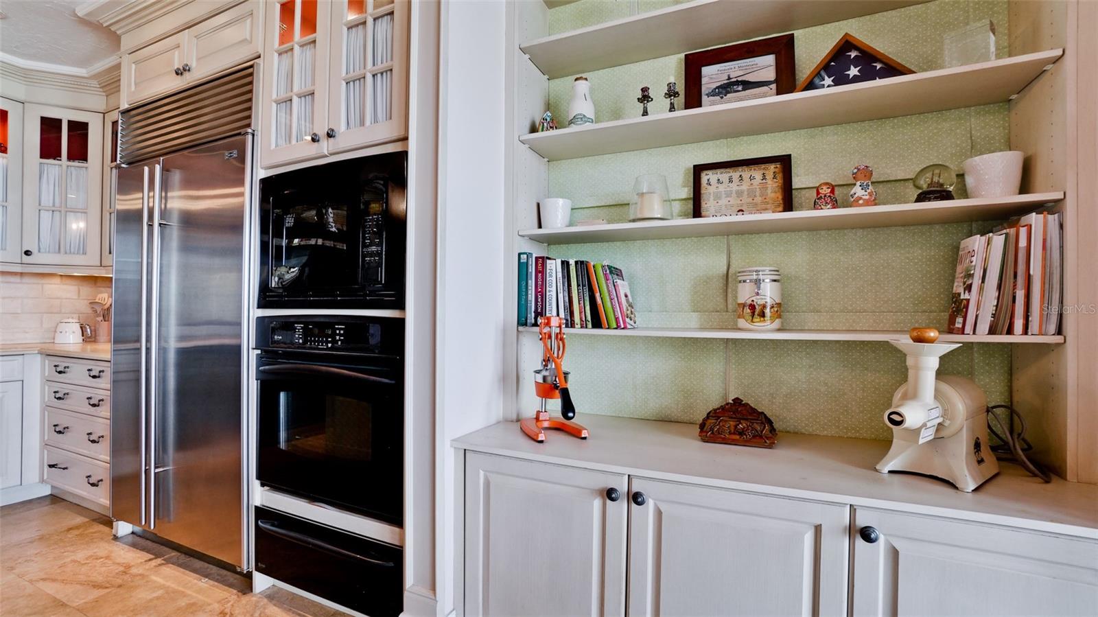 Image 17 of 52 For 8213 Midnight Pass Road