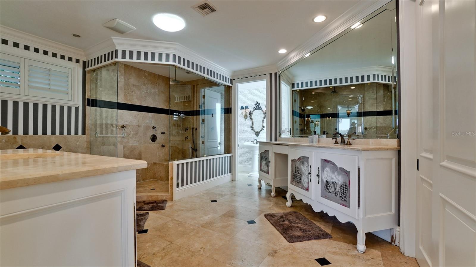 Image 24 of 52 For 8213 Midnight Pass Road