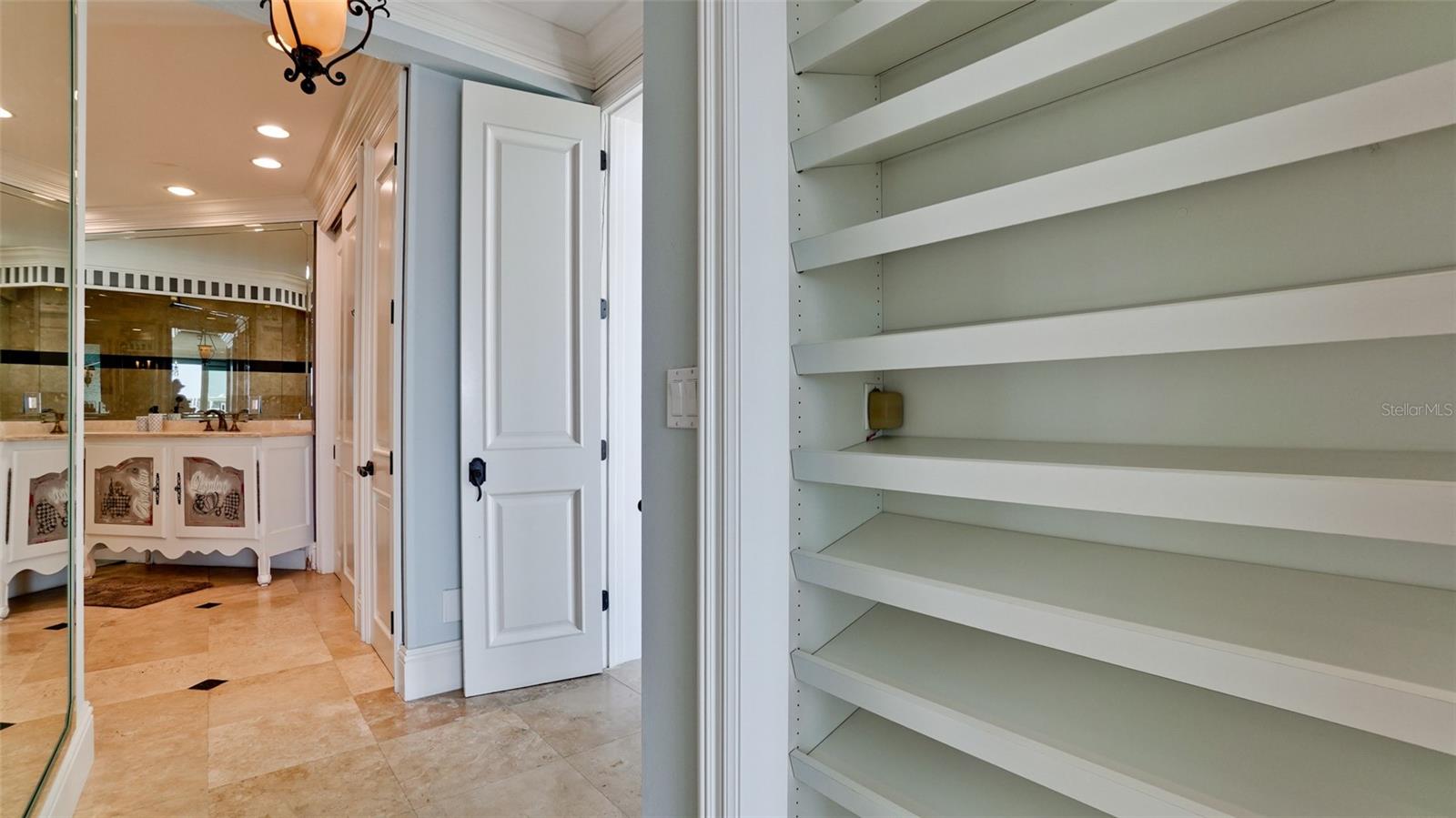 Image 28 of 52 For 8213 Midnight Pass Road