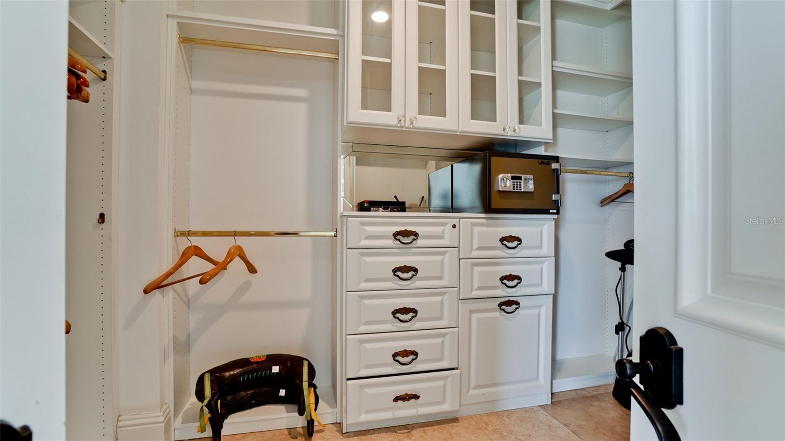 Image 29 of 52 For 8213 Midnight Pass Road