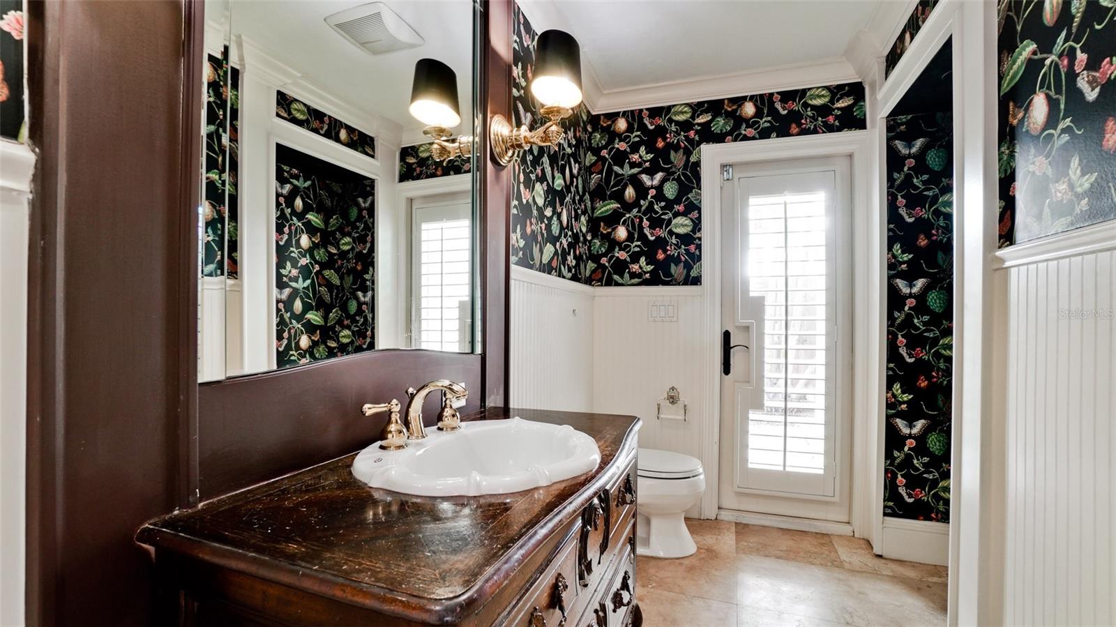 Image 34 of 52 For 8213 Midnight Pass Road