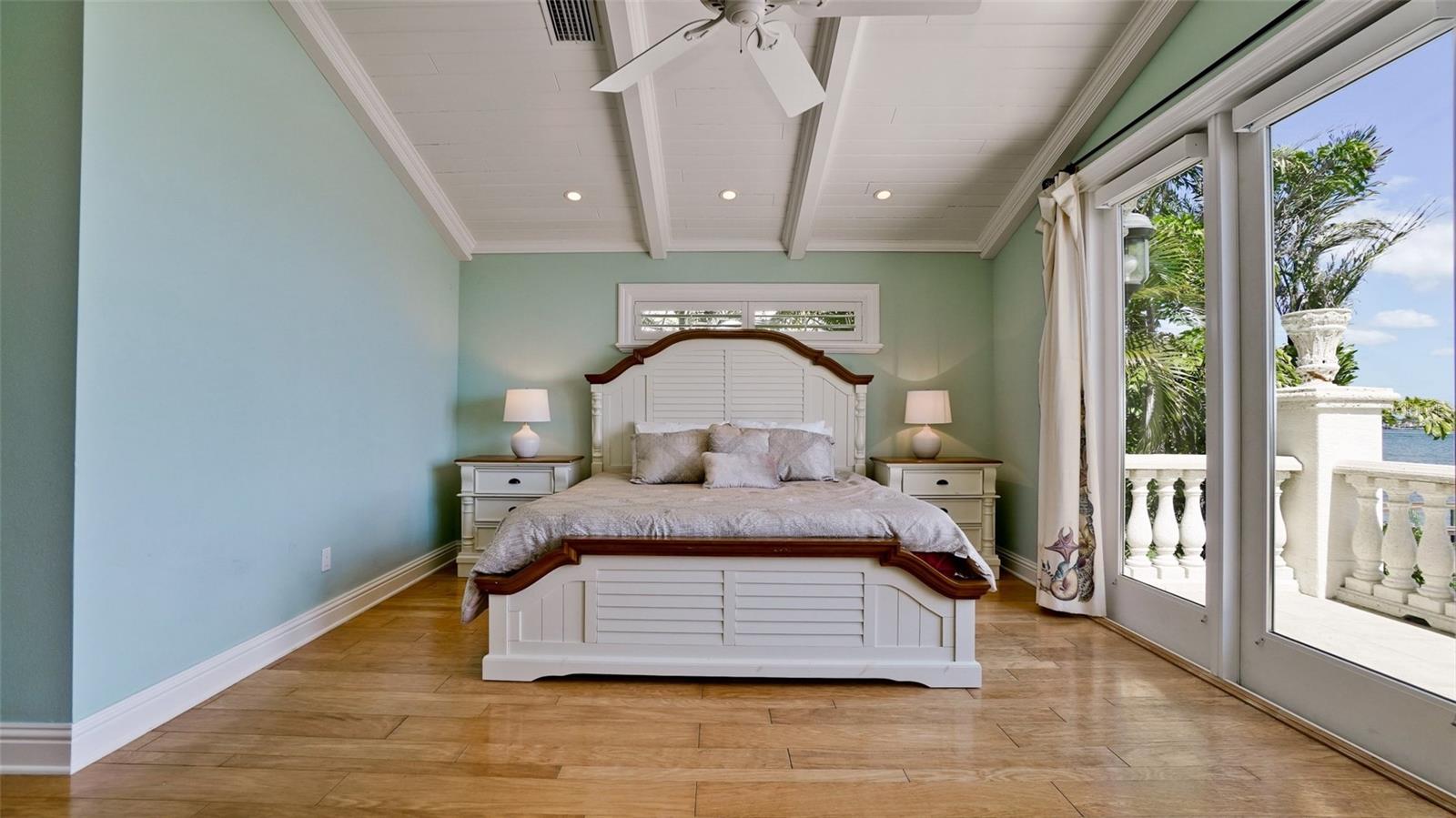 Image 38 of 52 For 8213 Midnight Pass Road