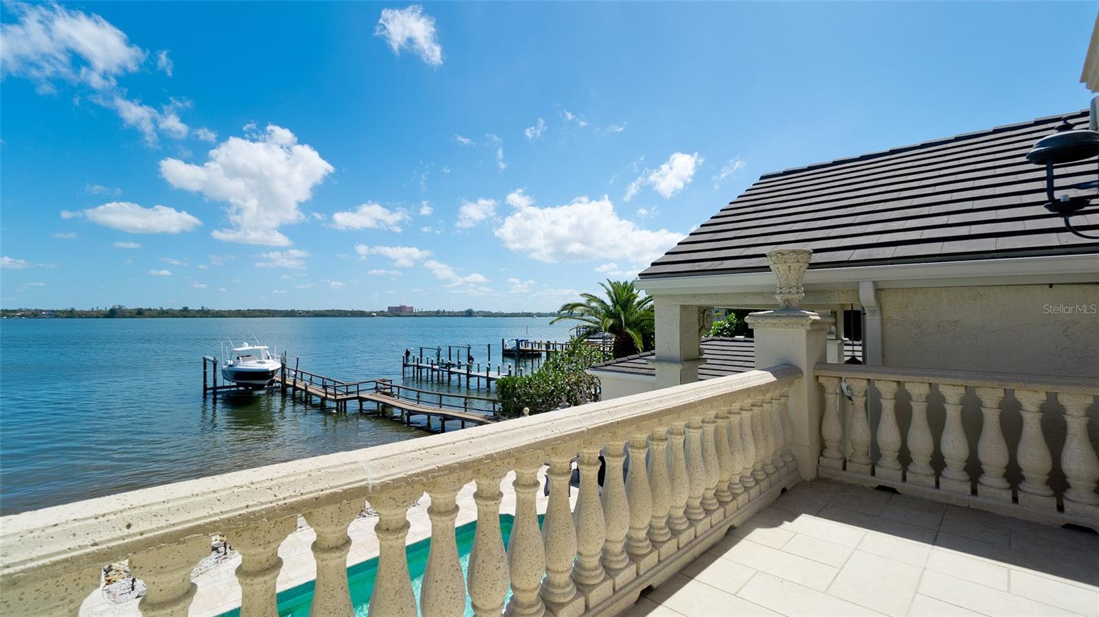 Image 43 of 52 For 8213 Midnight Pass Road