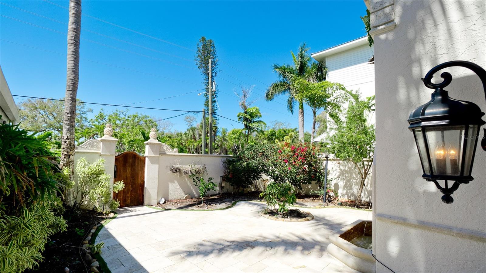 Image 6 of 52 For 8213 Midnight Pass Road