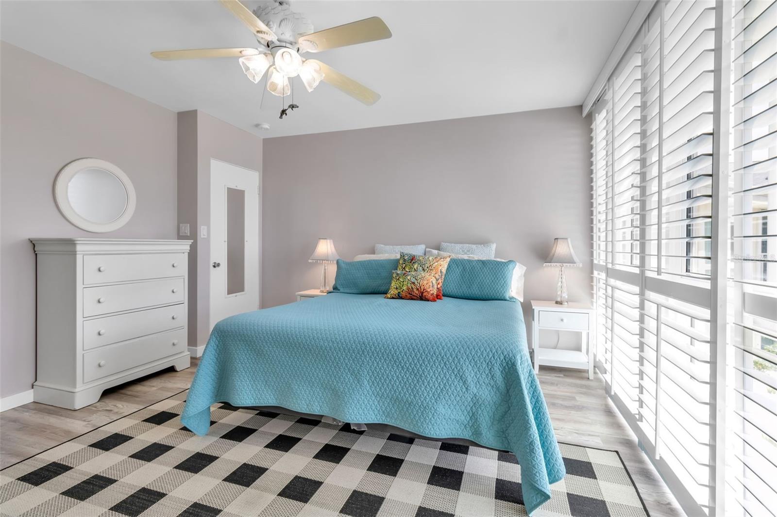 Image 21 of 27 For 500 Washington Drive 19b