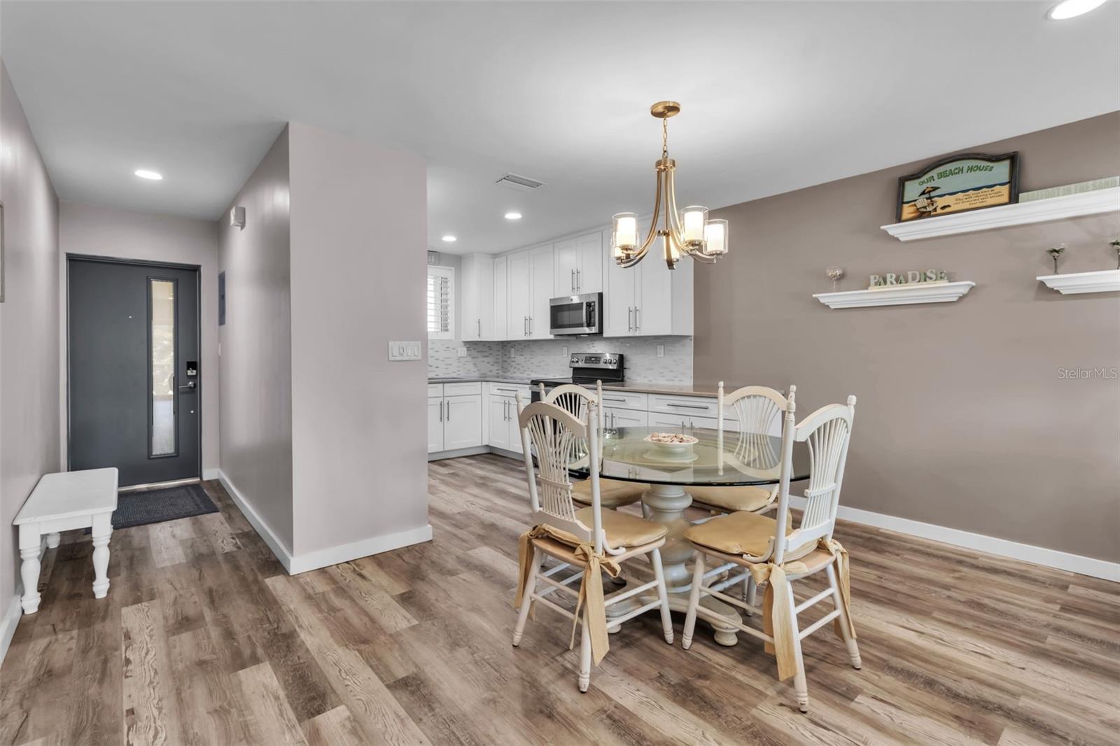 Image 5 of 27 For 500 Washington Drive 19b