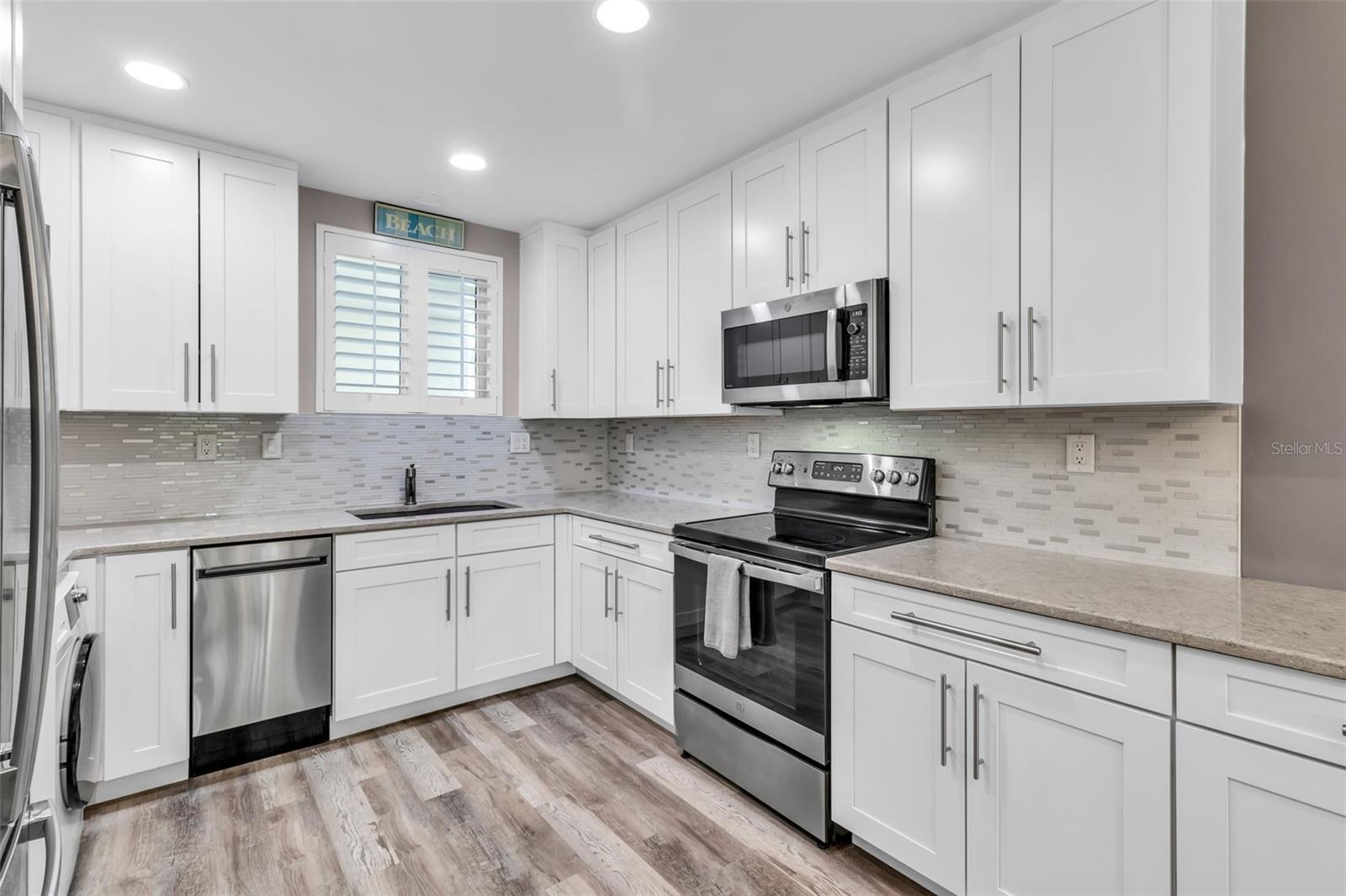 Image 9 of 27 For 500 Washington Drive 19b