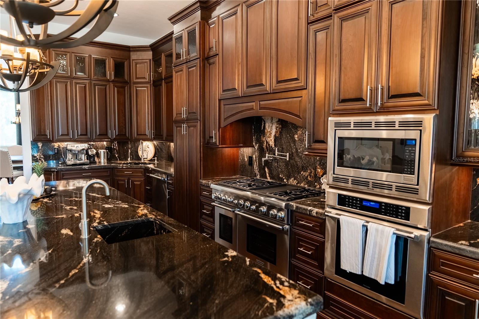 Image 16 of 85 For 5890 Jamila  