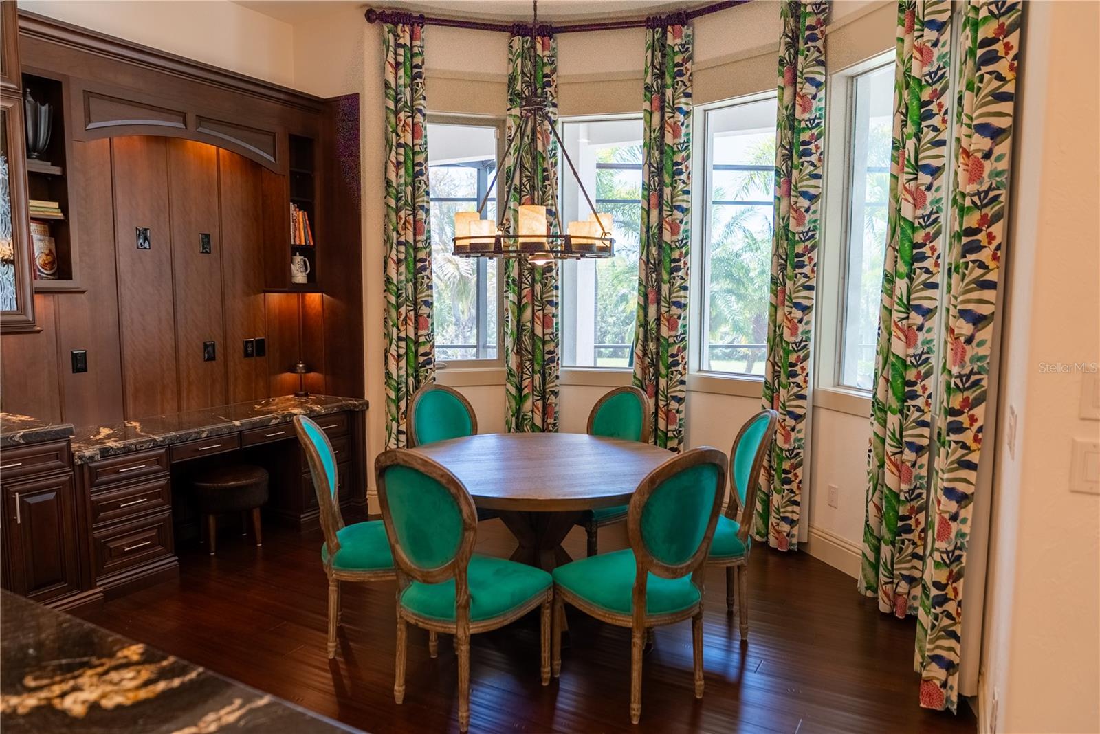 Image 17 of 85 For 5890 Jamila  