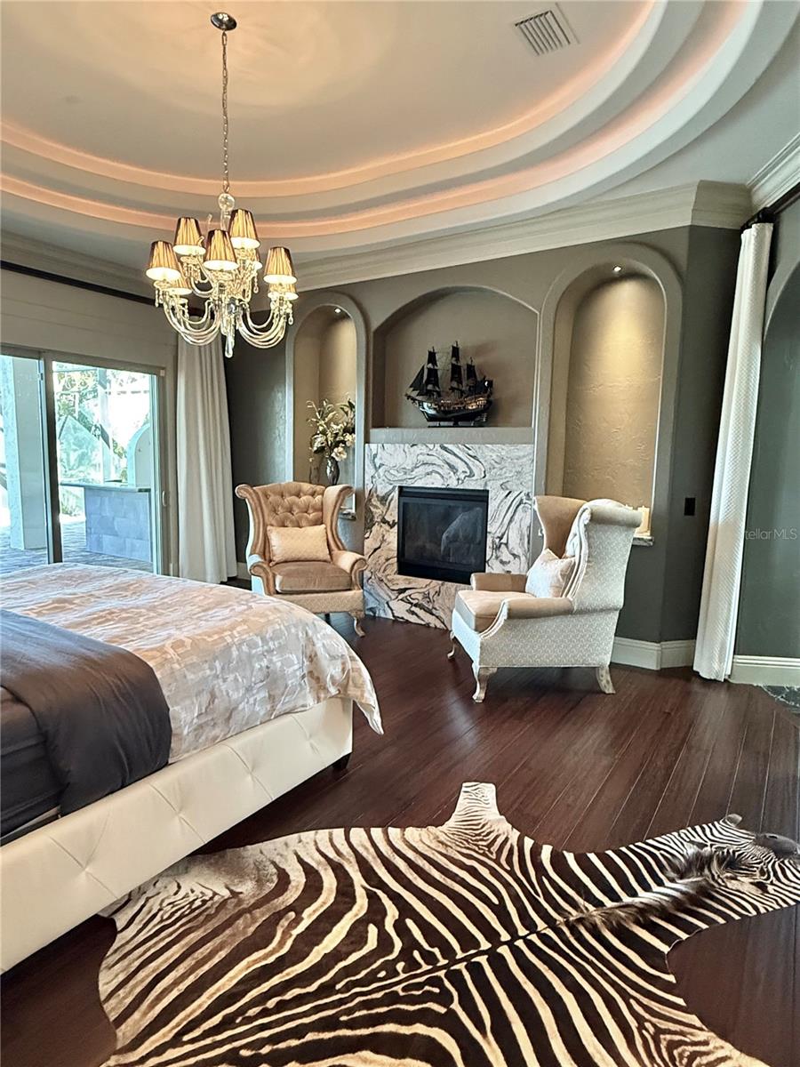 Image 20 of 85 For 5890 Jamila  