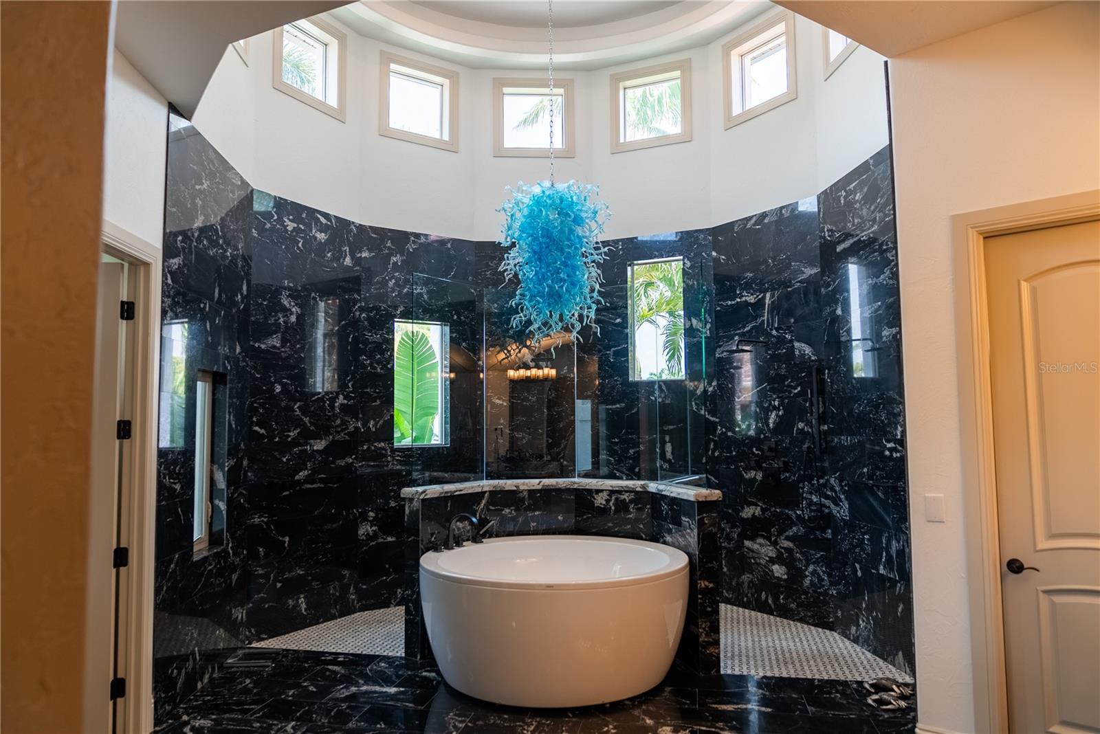 Image 21 of 85 For 5890 Jamila  