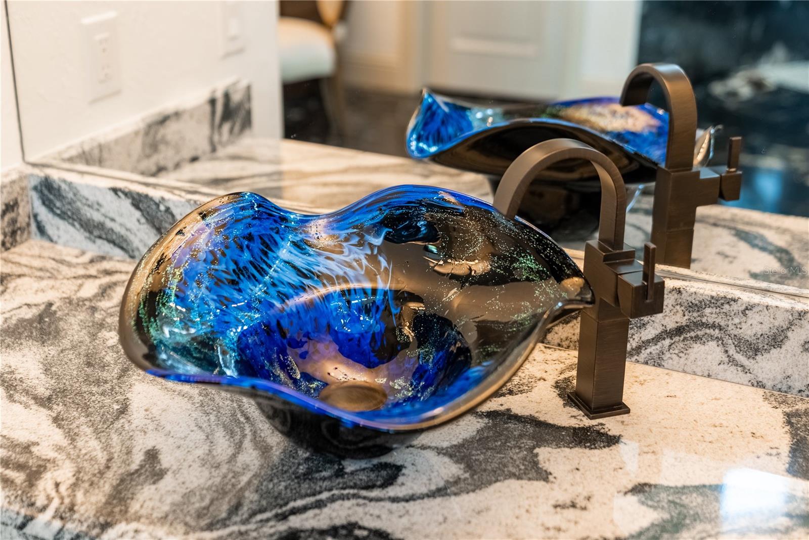 Image 24 of 85 For 5890 Jamila  