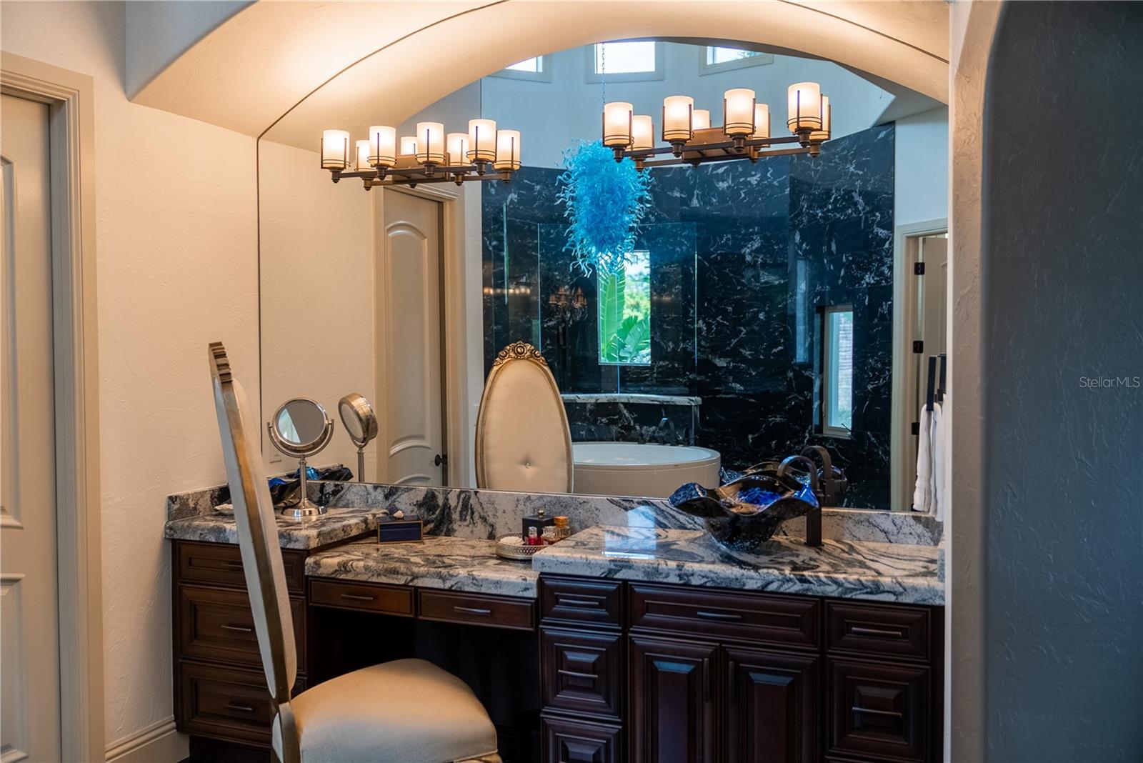 Image 28 of 85 For 5890 Jamila  