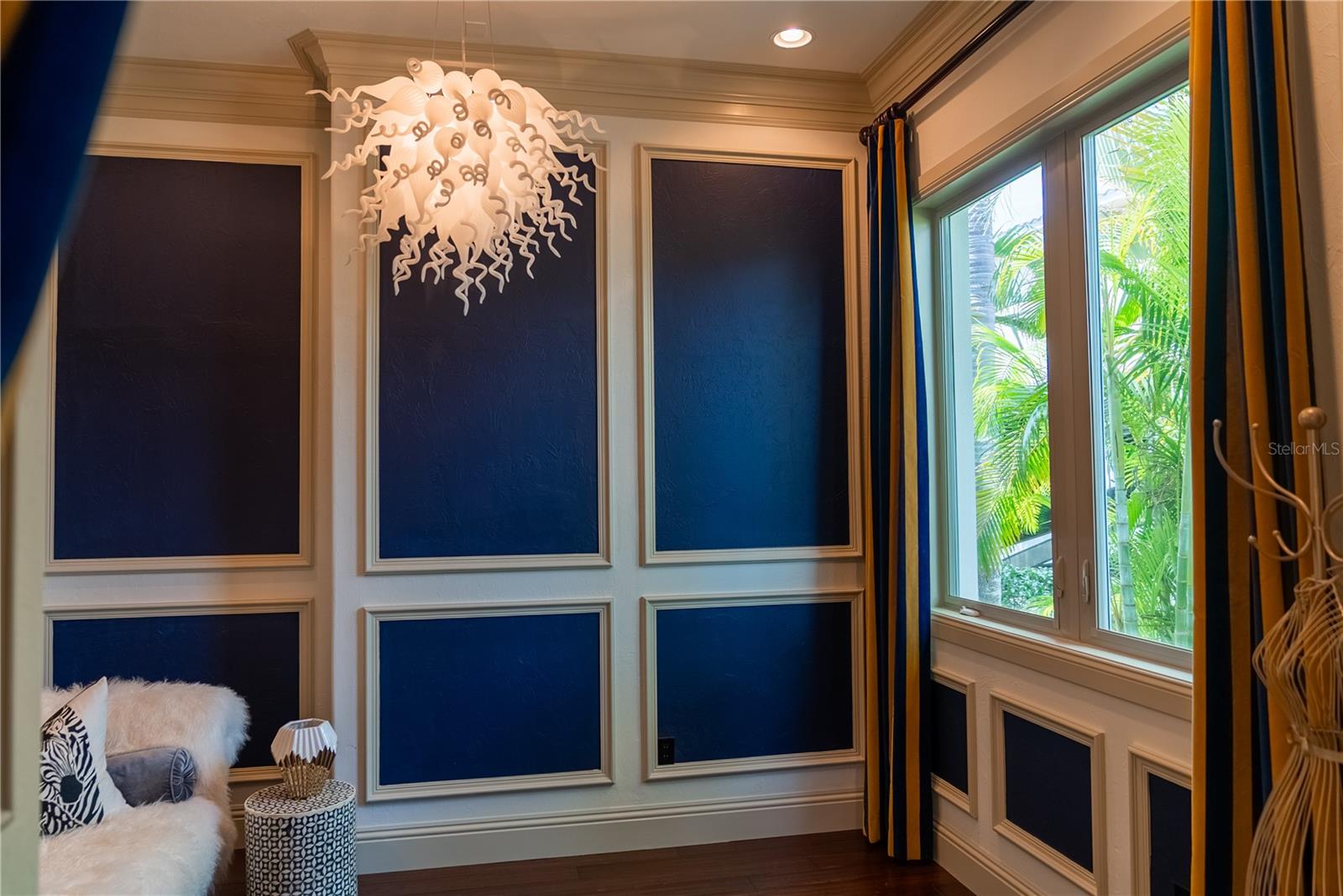 Image 31 of 85 For 5890 Jamila  