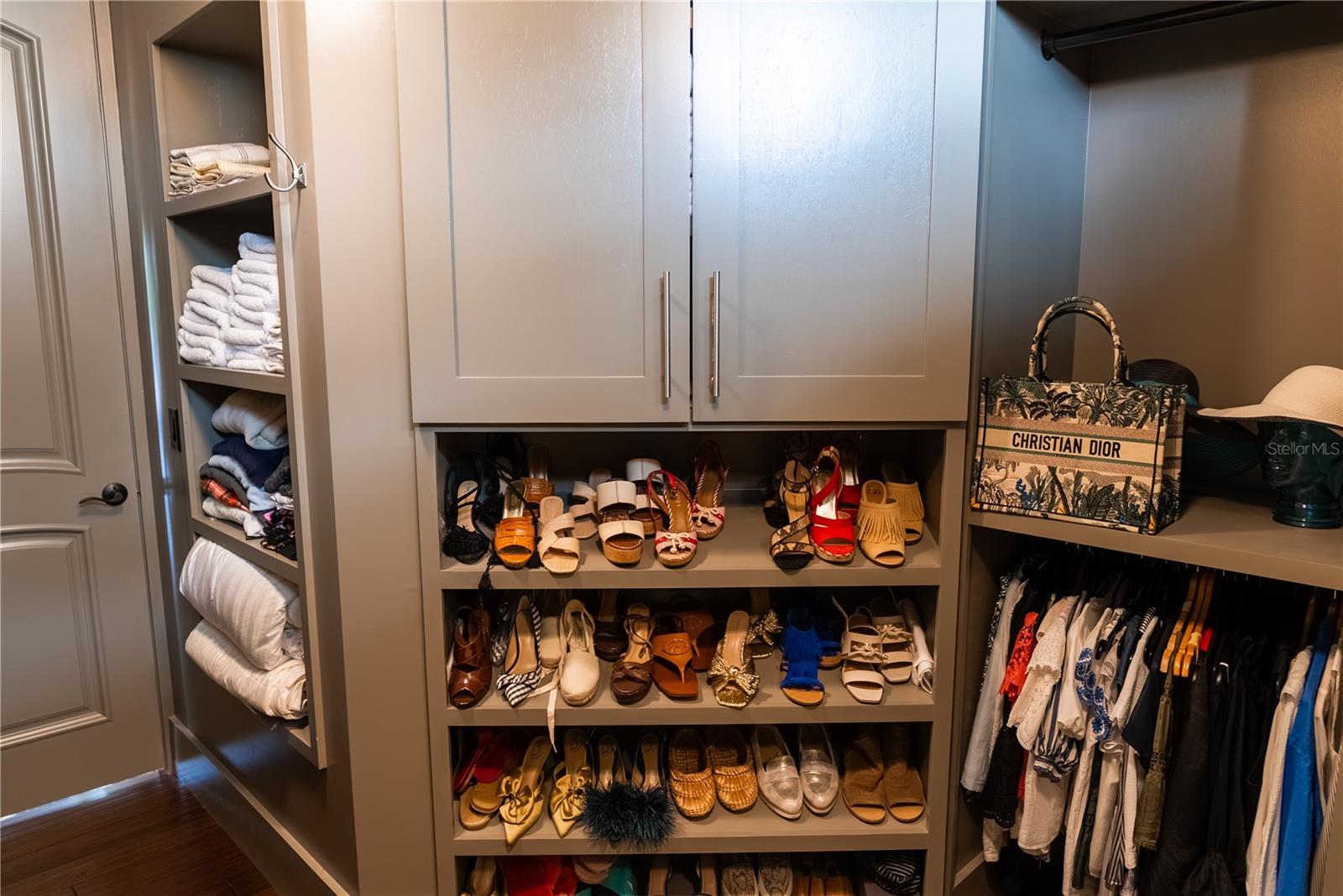 Image 33 of 85 For 5890 Jamila  