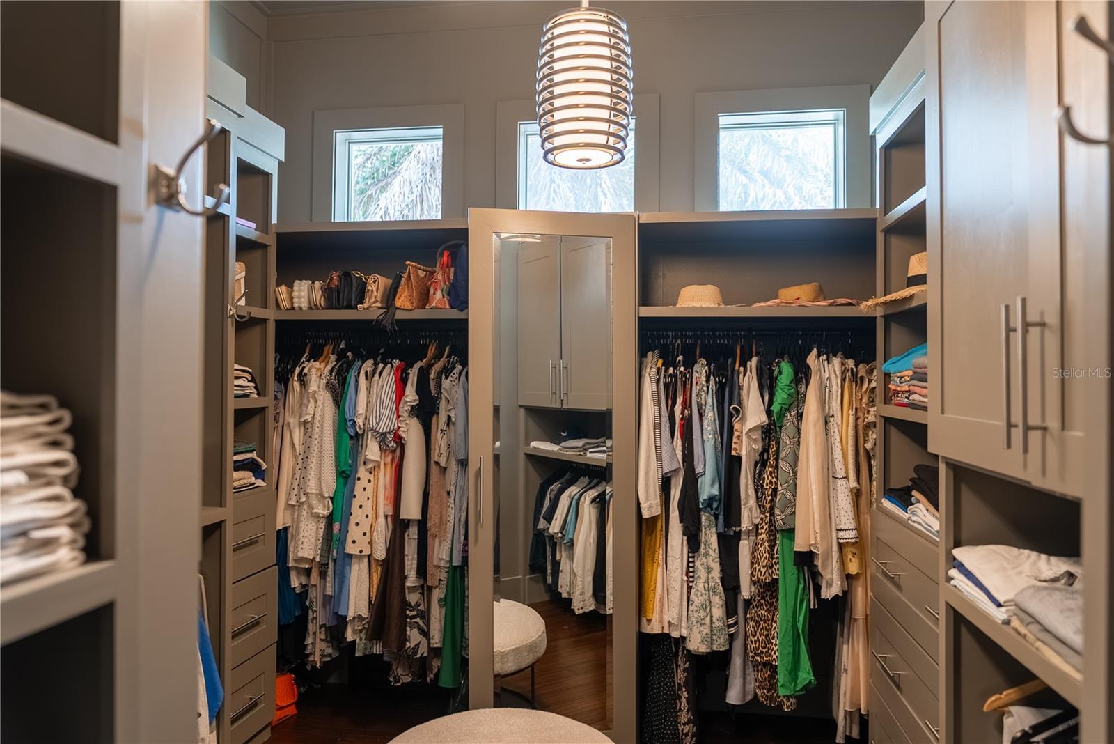 Image 35 of 85 For 5890 Jamila  