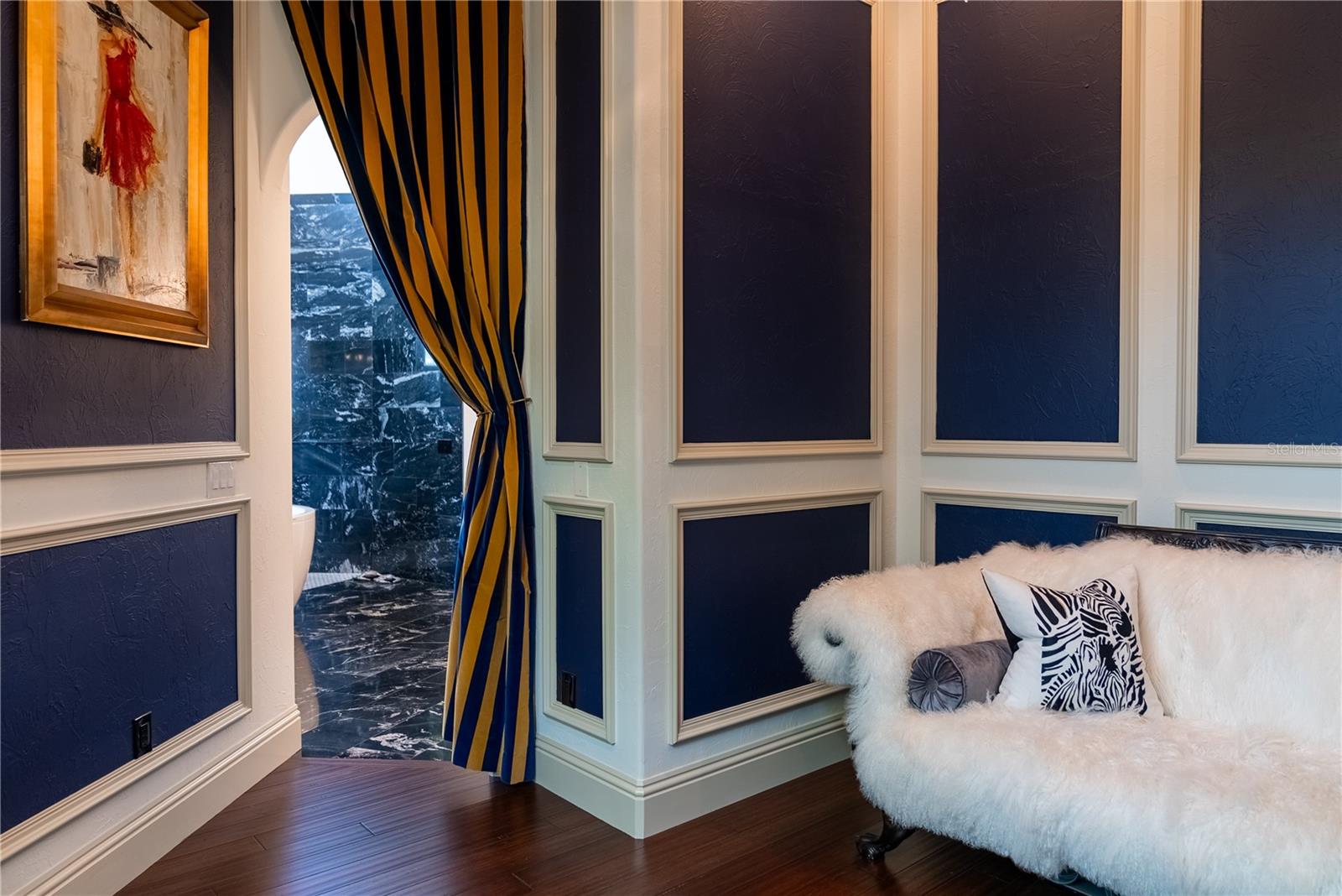 Image 37 of 85 For 5890 Jamila  