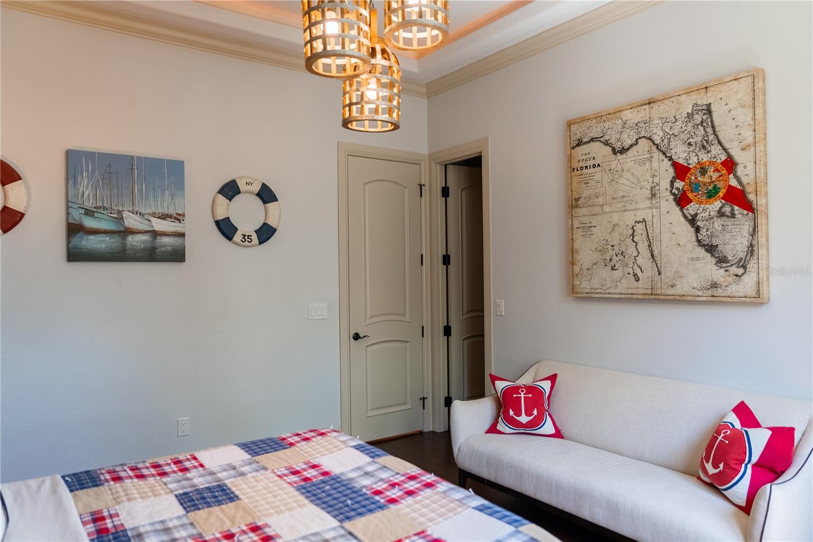 Image 39 of 85 For 5890 Jamila  