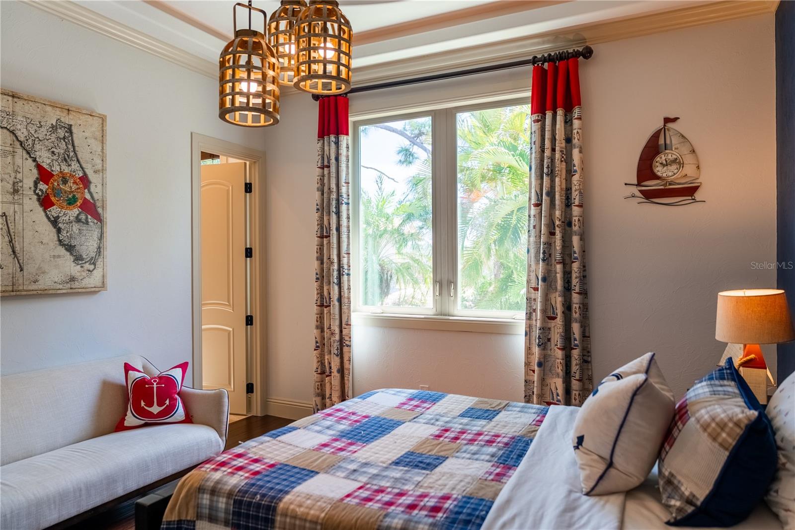 Image 40 of 85 For 5890 Jamila  