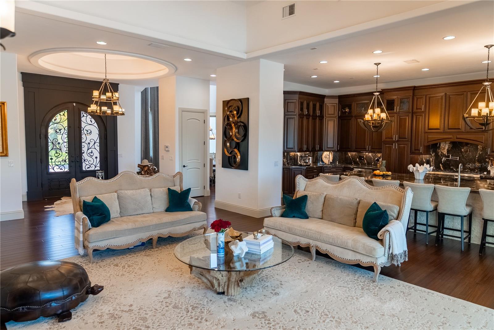 Image 6 of 85 For 5890 Jamila  