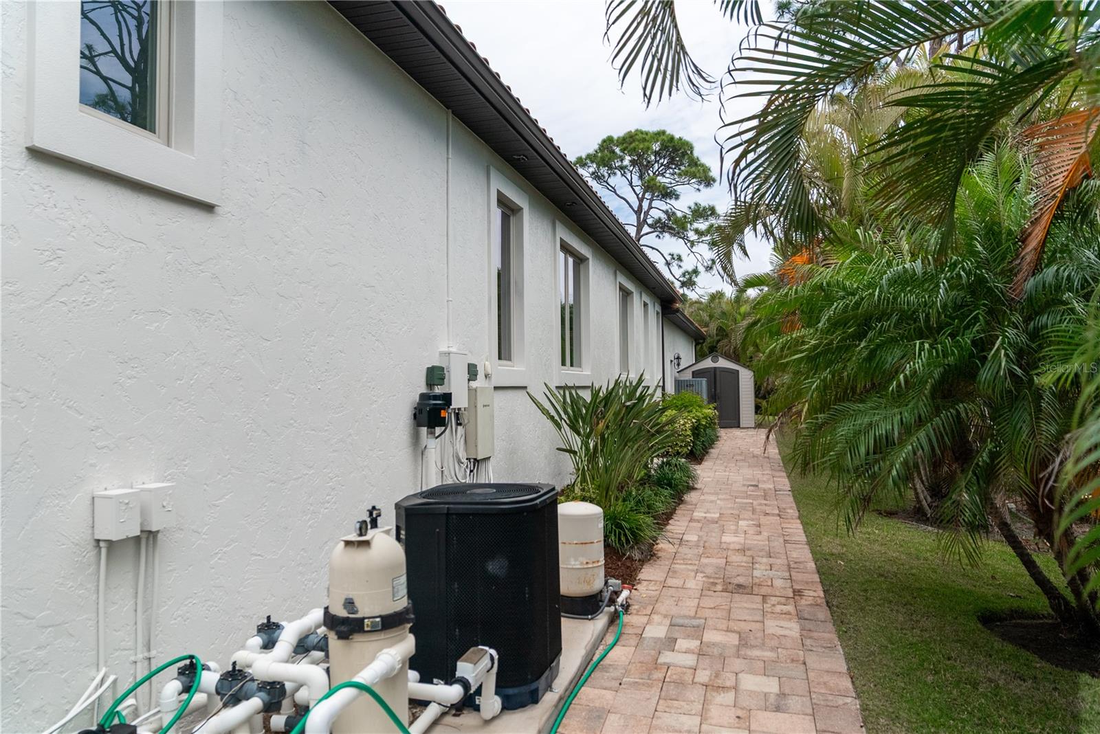 Image 68 of 85 For 5890 Jamila  