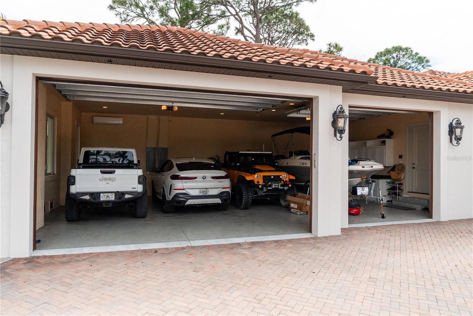 Image 75 of 85 For 5890 Jamila  