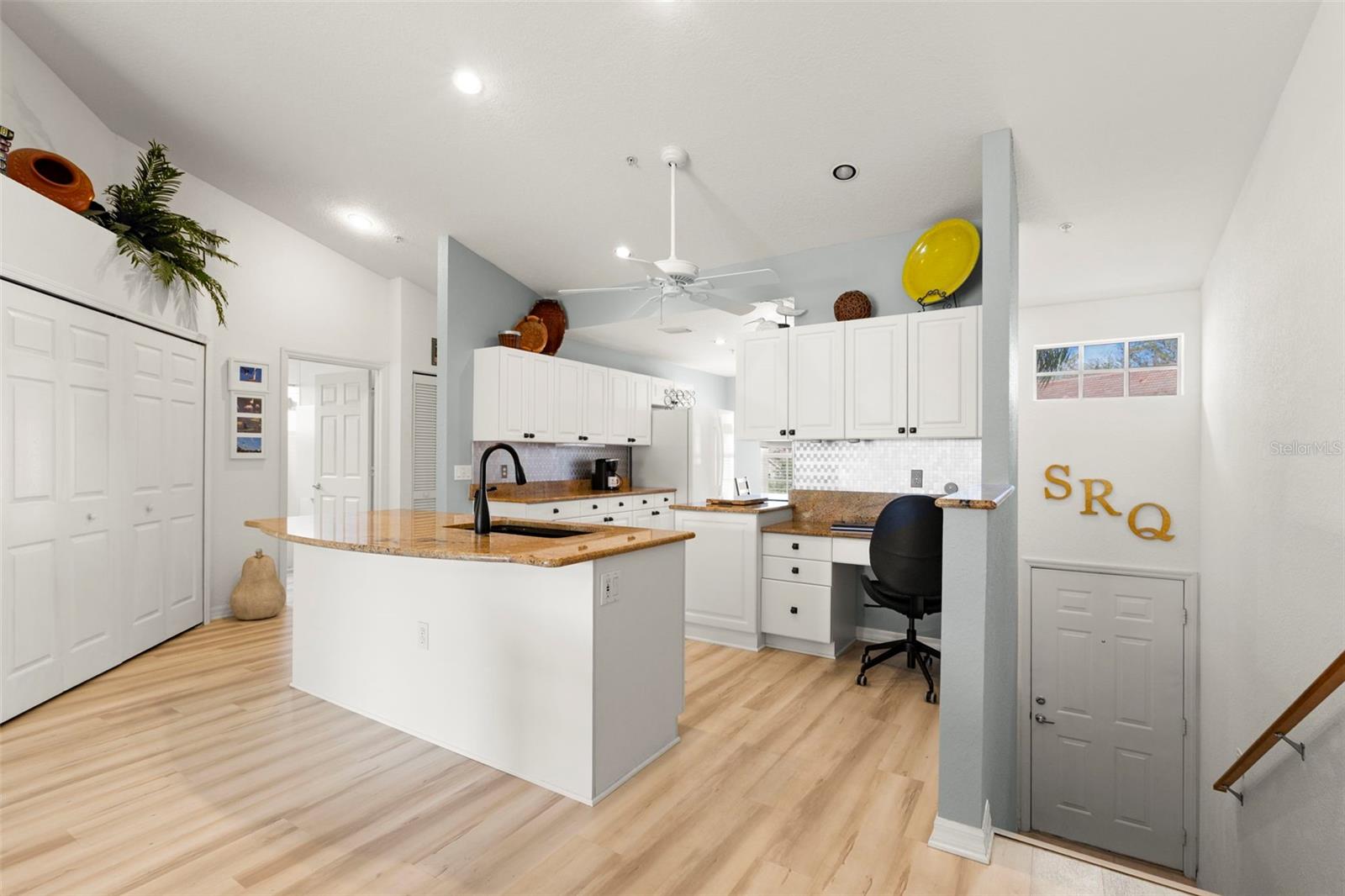 Image 3 of 32 For 6758 Fairview Terrace