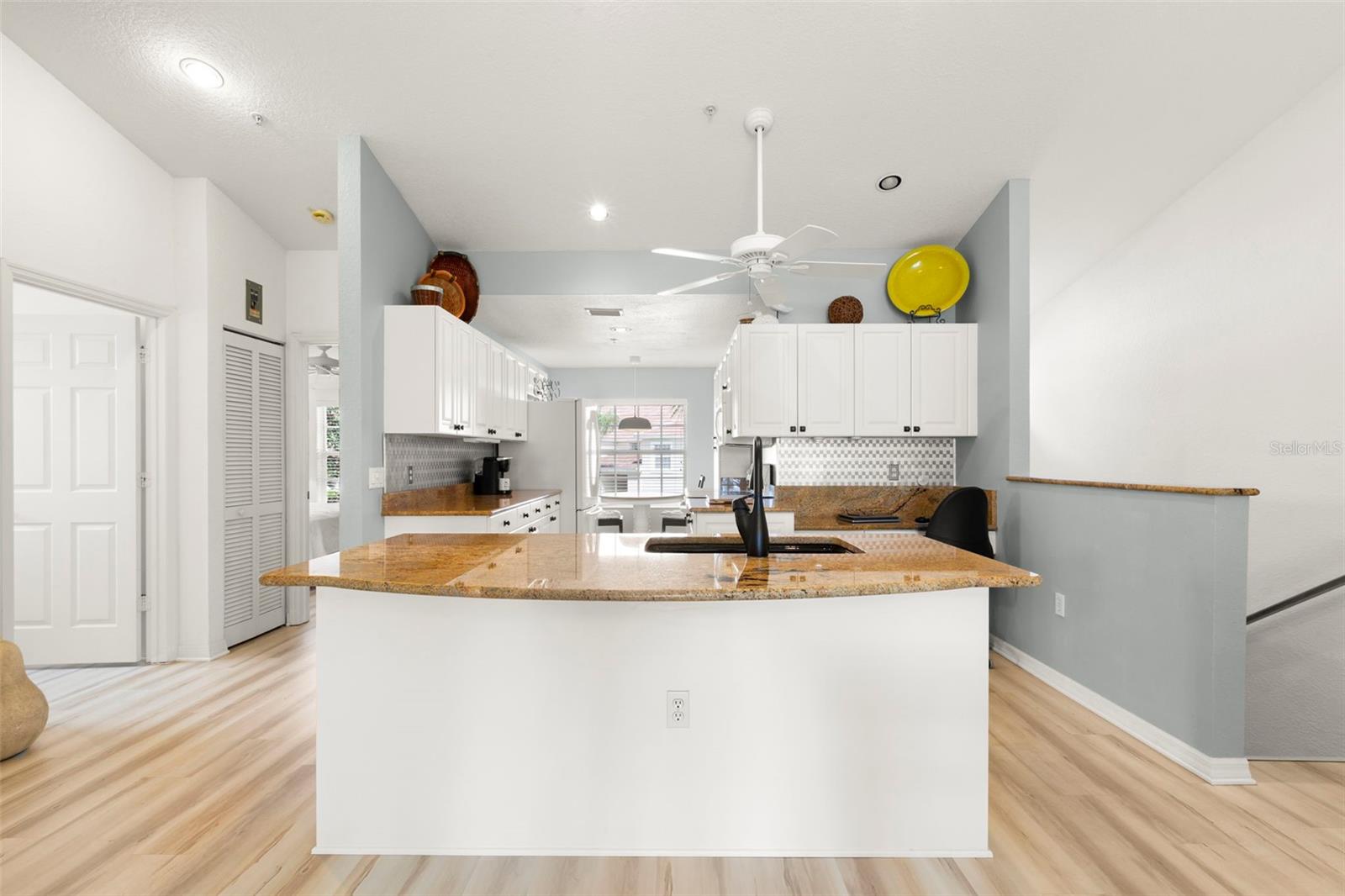 Image 4 of 32 For 6758 Fairview Terrace