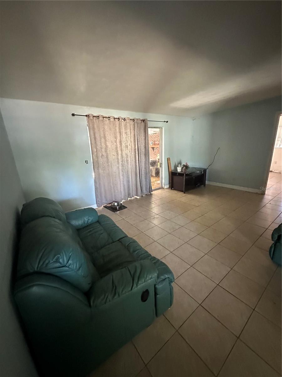 Image 6 of 22 For 2517 Palm Avenue