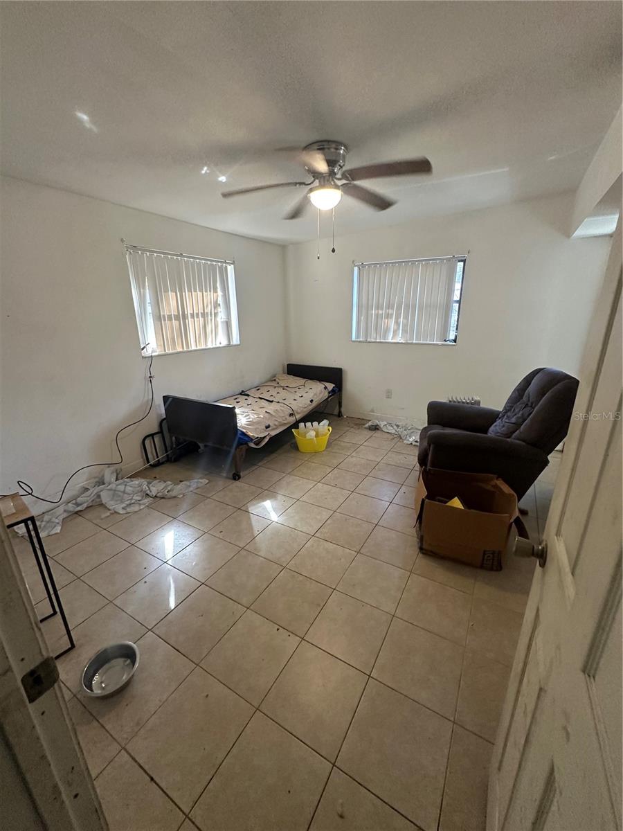 Image 9 of 22 For 2517 Palm Avenue