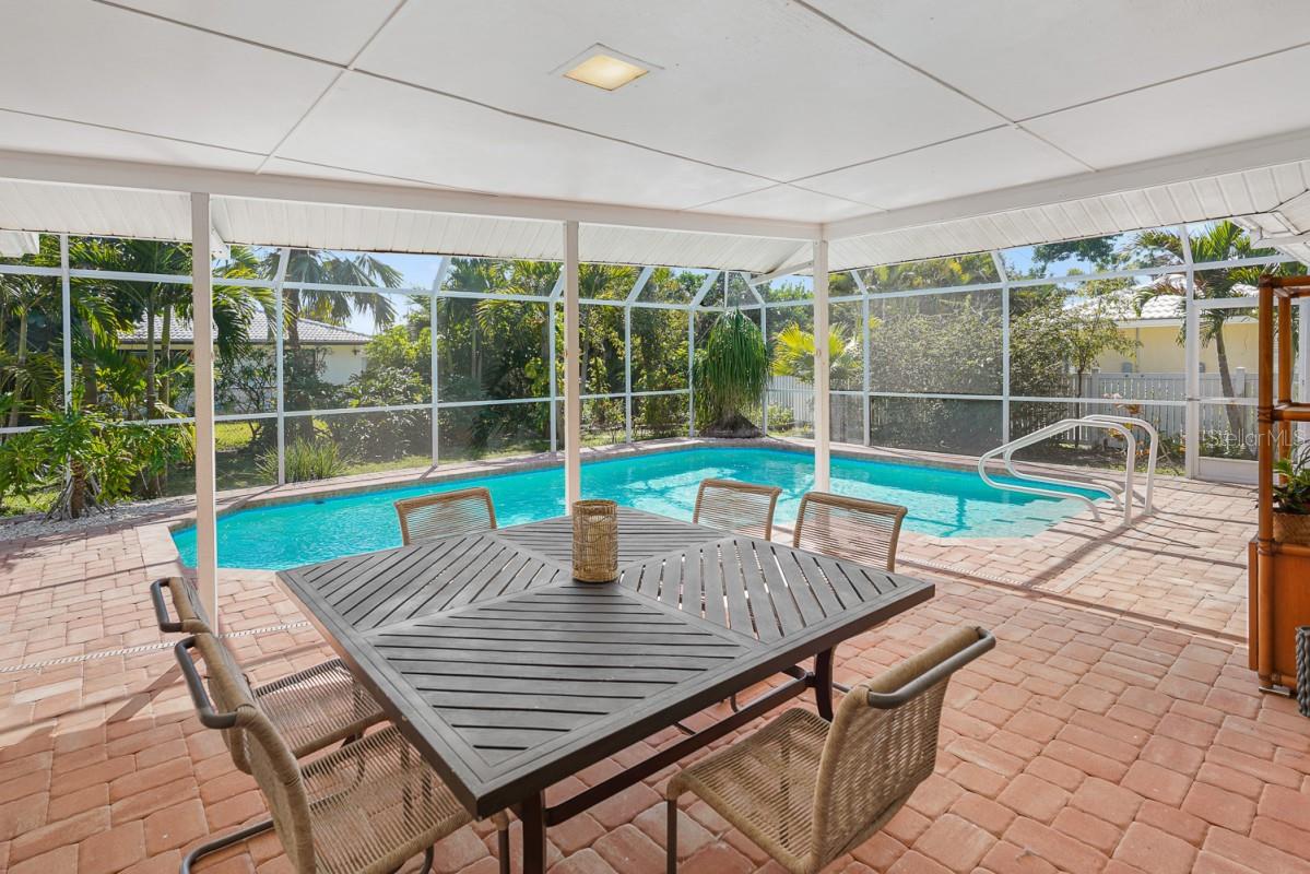 Image 26 of 31 For 216 Matisse Circle N