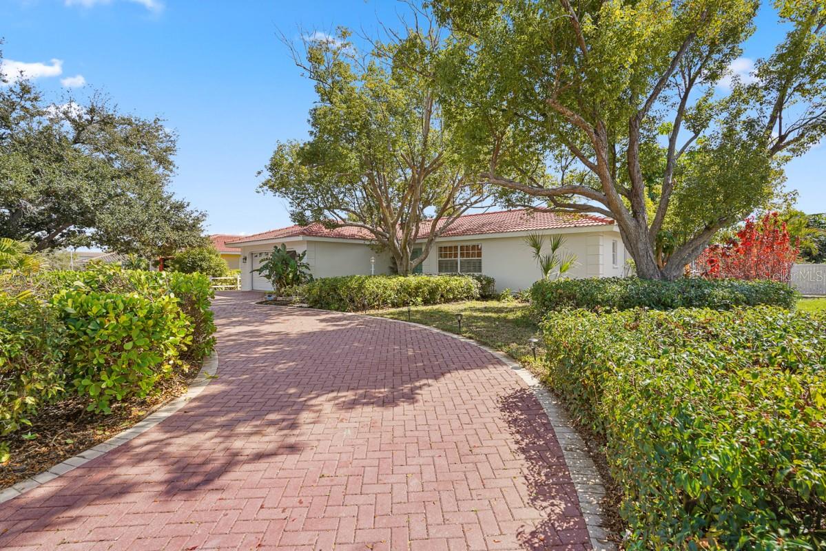 Image 5 of 31 For 216 Matisse Circle N