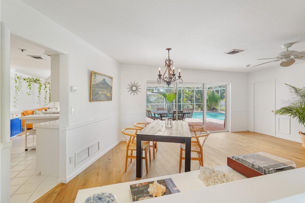 Image 8 of 31 For 216 Matisse Circle N