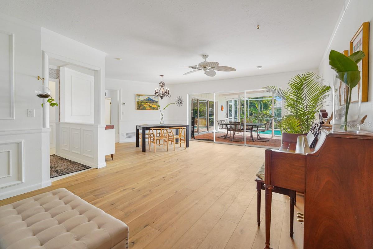 Image 9 of 31 For 216 Matisse Circle N