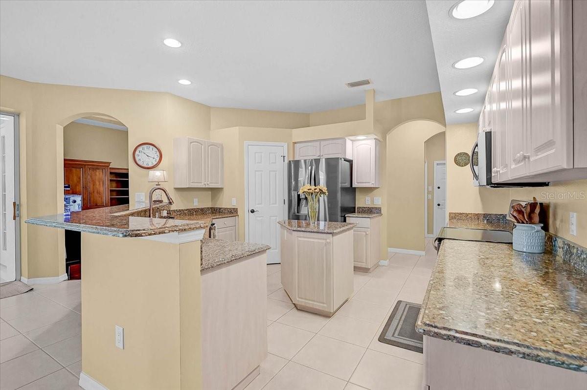 Image 13 of 38 For 4422 Mcintosh Lake Avenue