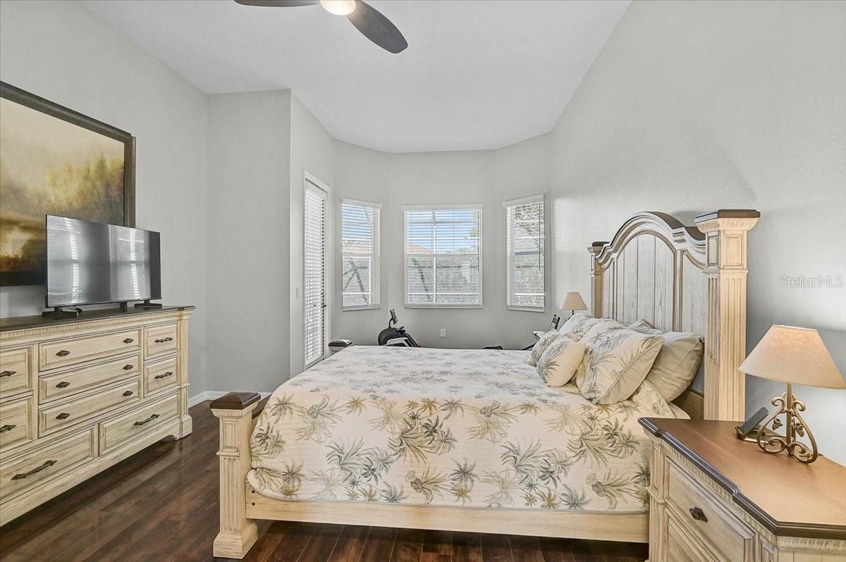 Image 23 of 38 For 4422 Mcintosh Lake Avenue