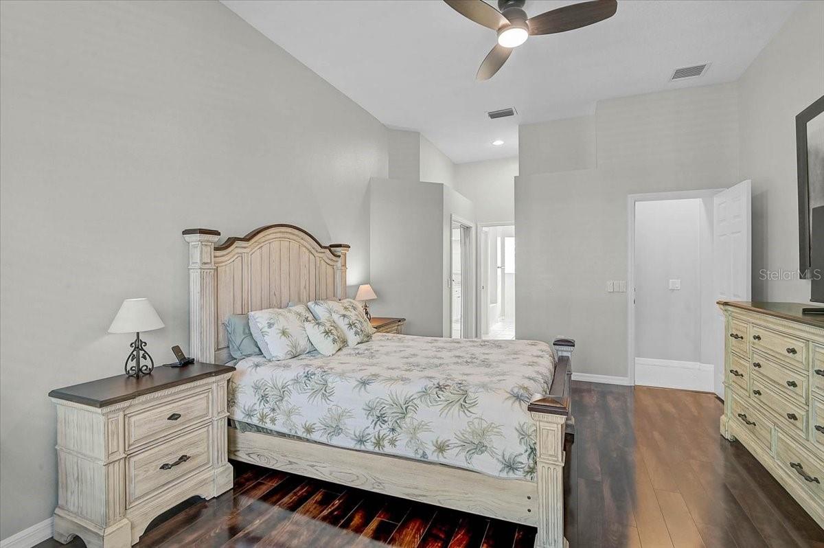 Image 24 of 38 For 4422 Mcintosh Lake Avenue