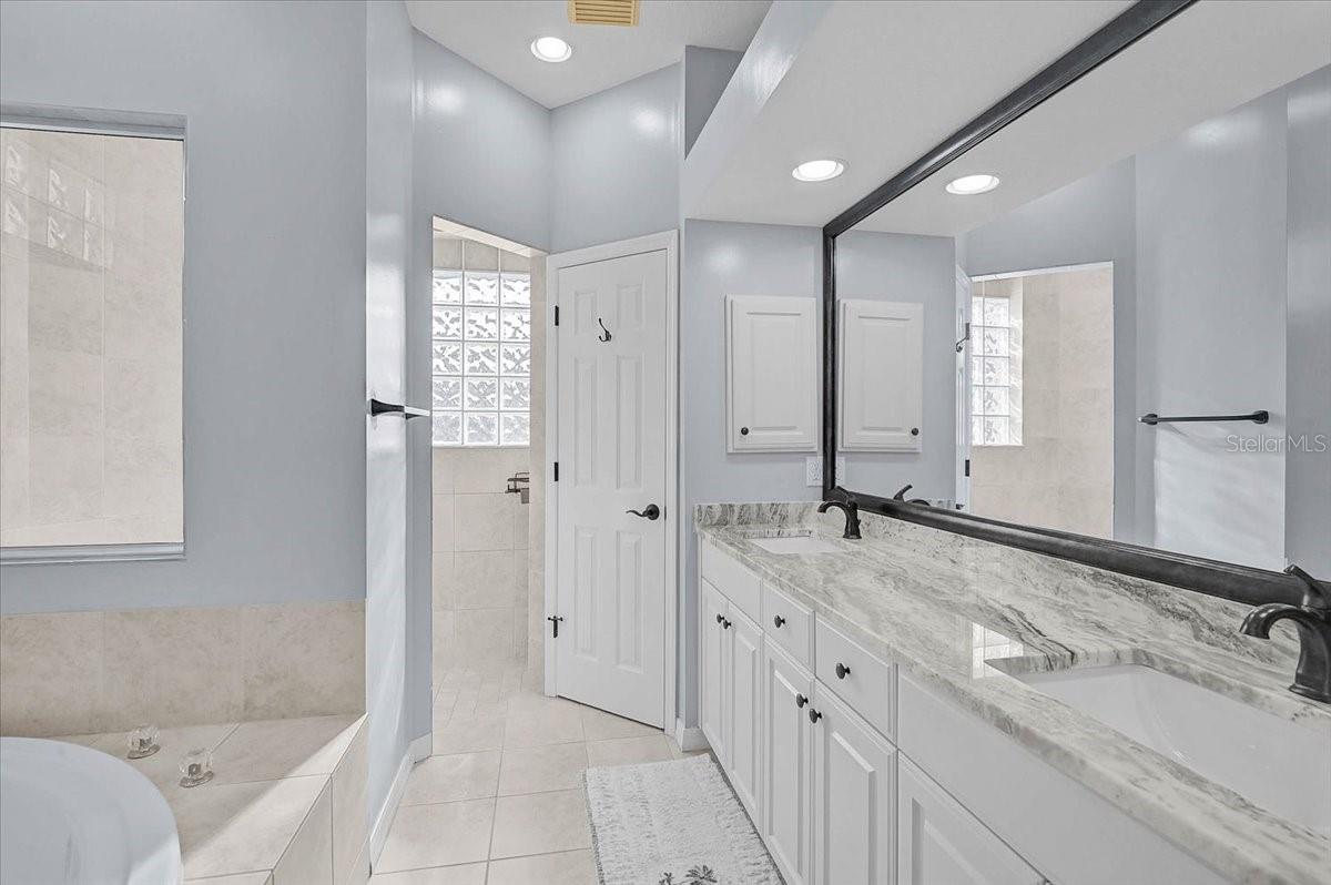 Image 26 of 38 For 4422 Mcintosh Lake Avenue