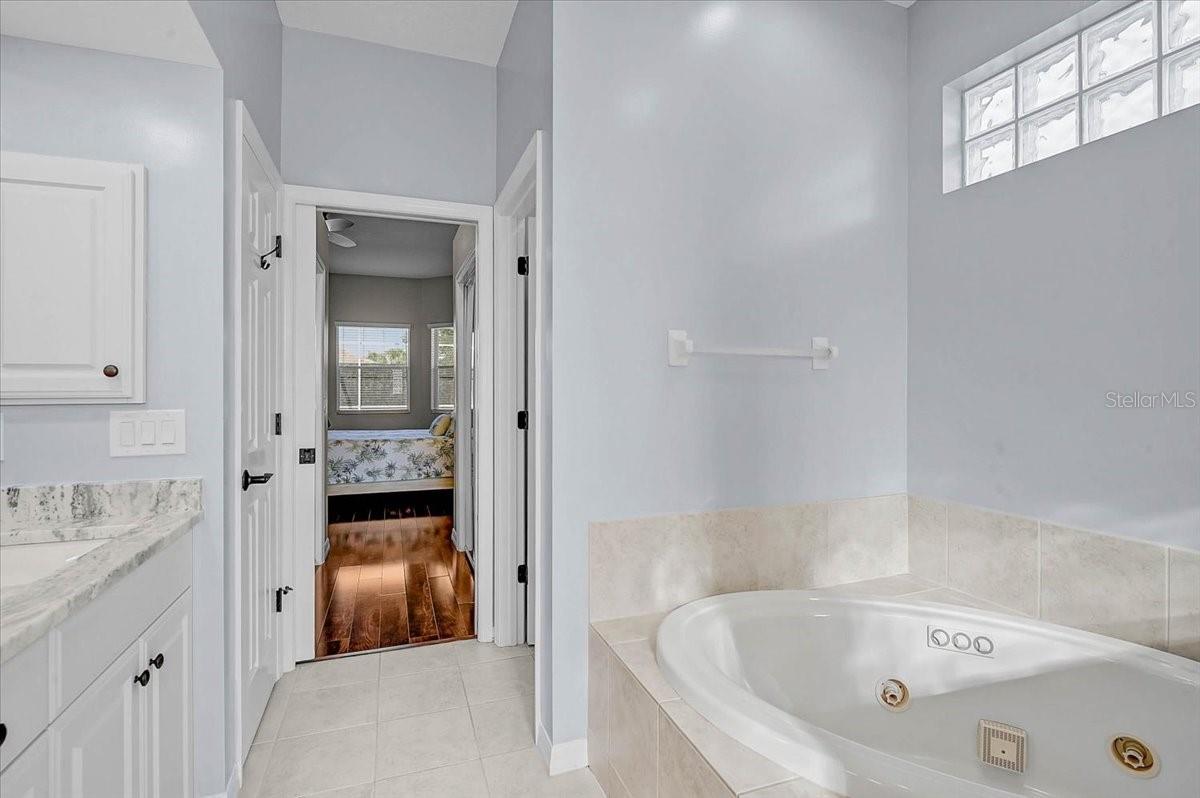 Image 27 of 38 For 4422 Mcintosh Lake Avenue