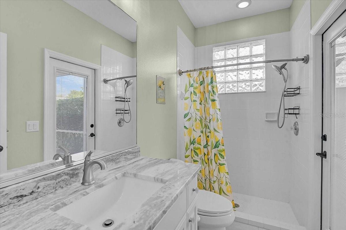 Image 29 of 38 For 4422 Mcintosh Lake Avenue