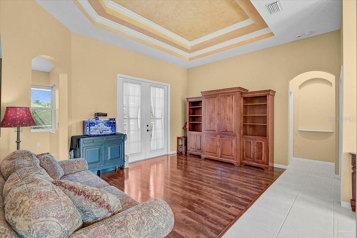 Image 7 of 38 For 4422 Mcintosh Lake Avenue