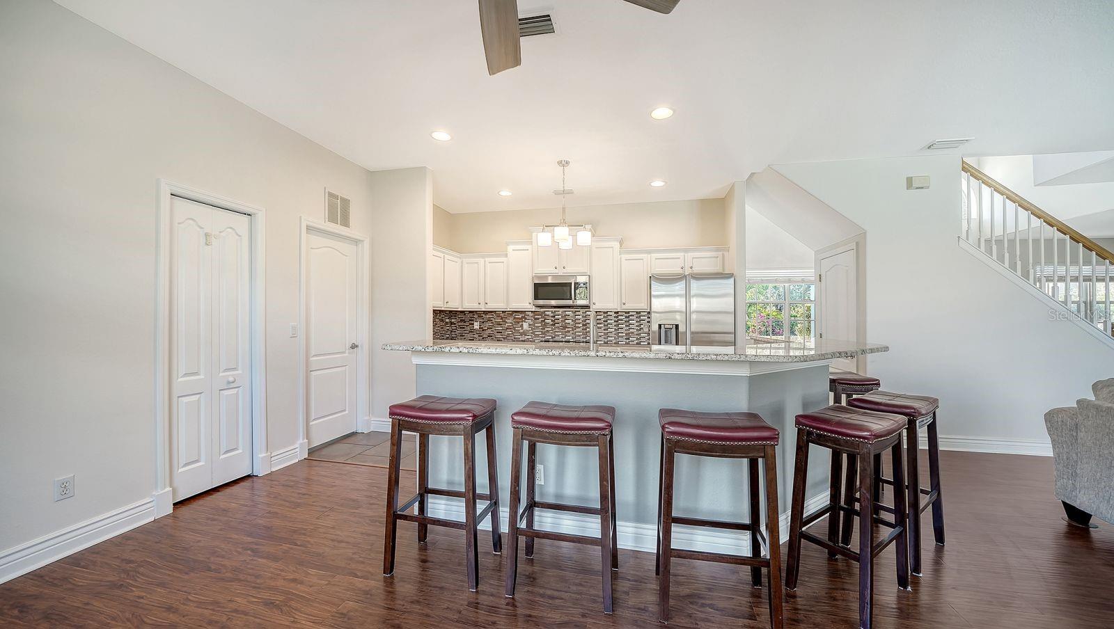 Listing photo id 13 for 152 New Briton Court