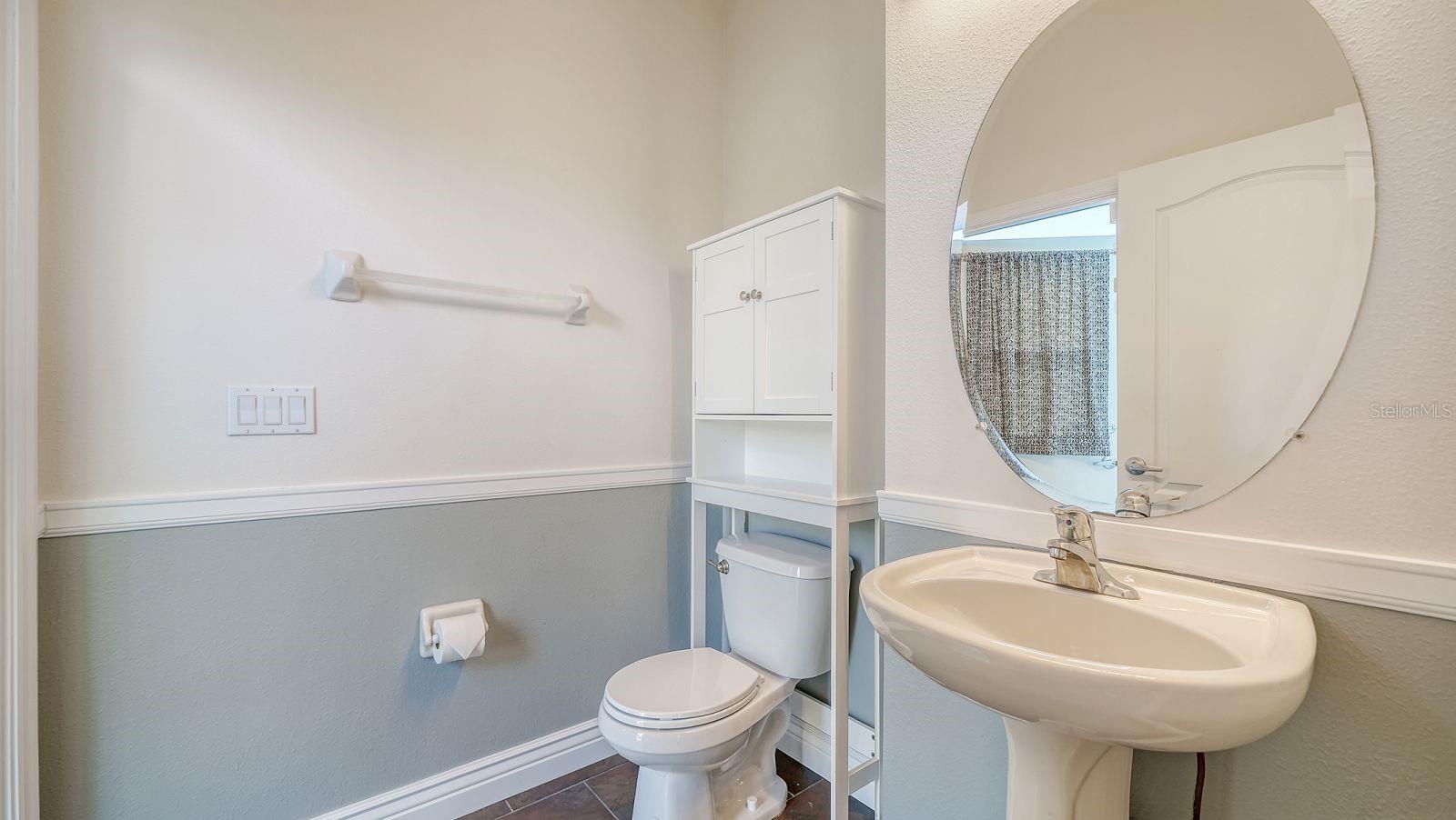 Listing photo id 16 for 152 New Briton Court