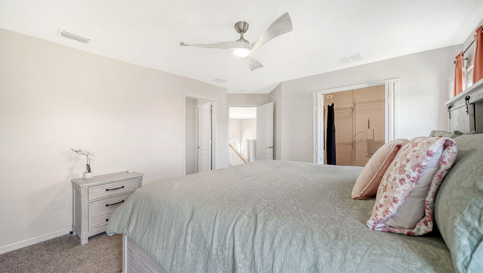 Listing photo id 21 for 152 New Briton Court