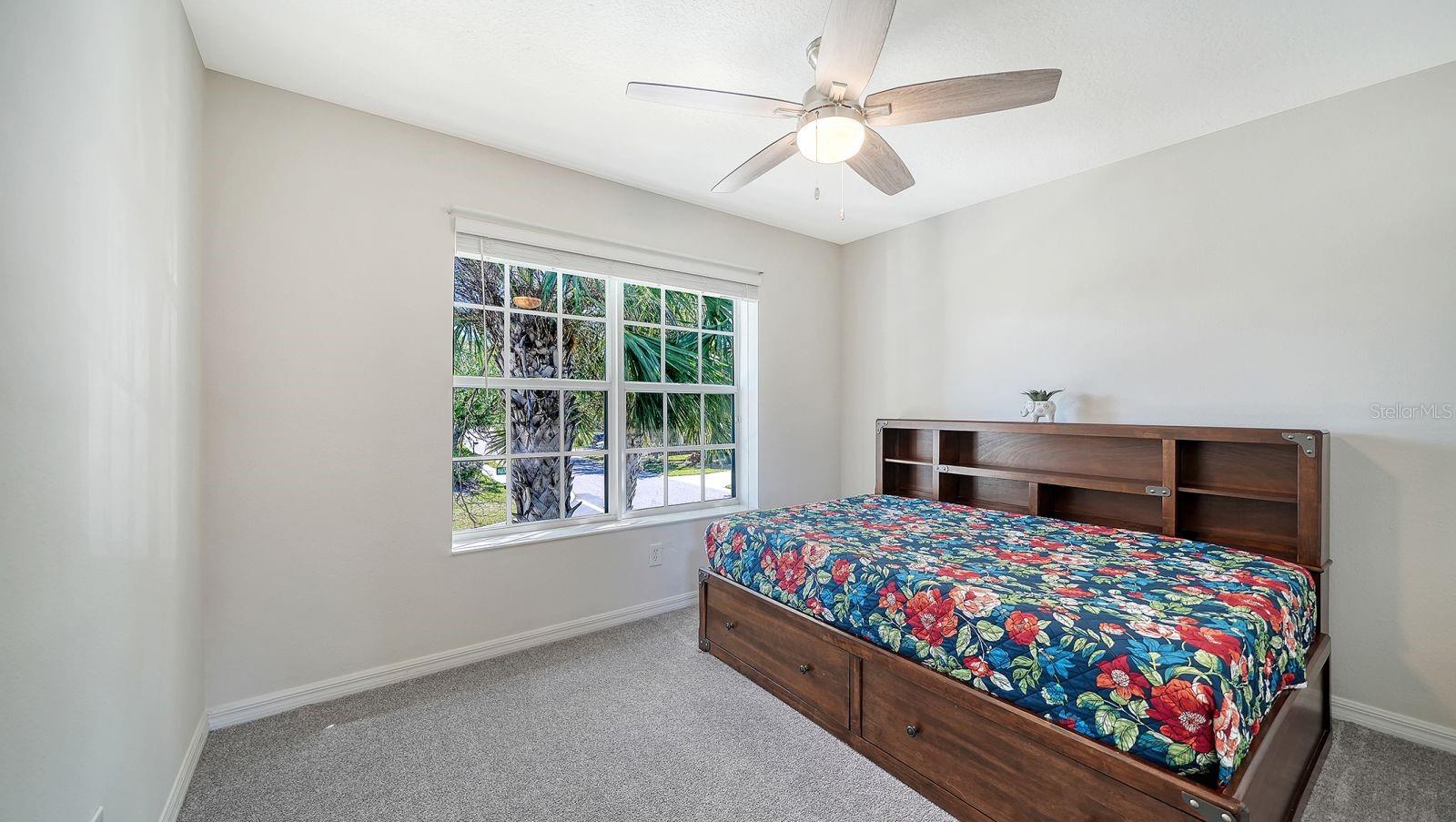 Listing photo id 28 for 152 New Briton Court