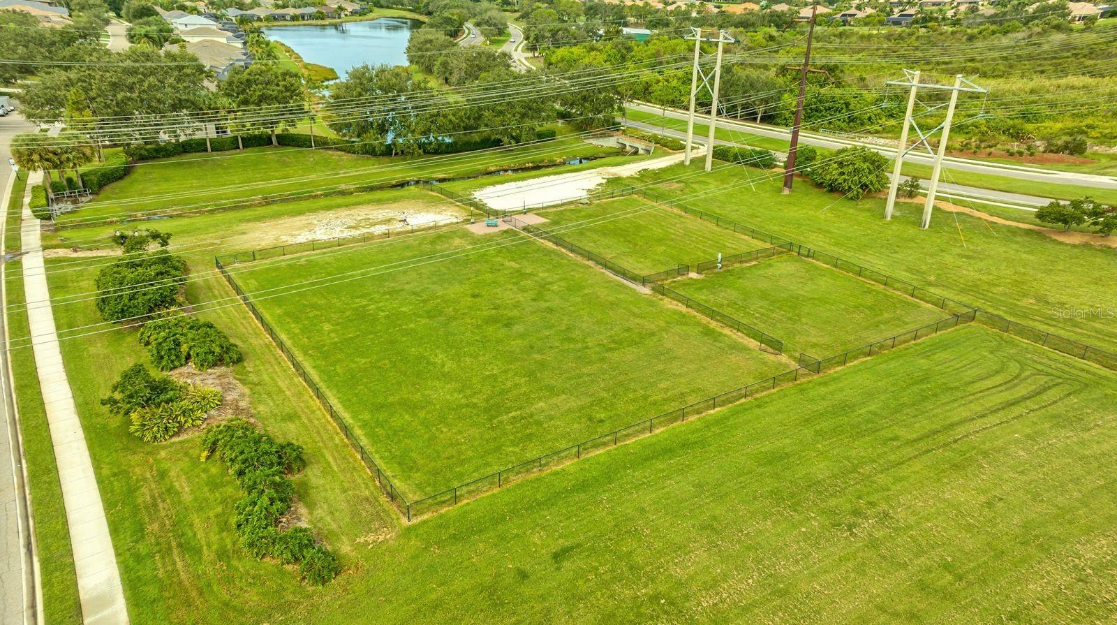 Listing photo id 61 for 152 New Briton Court