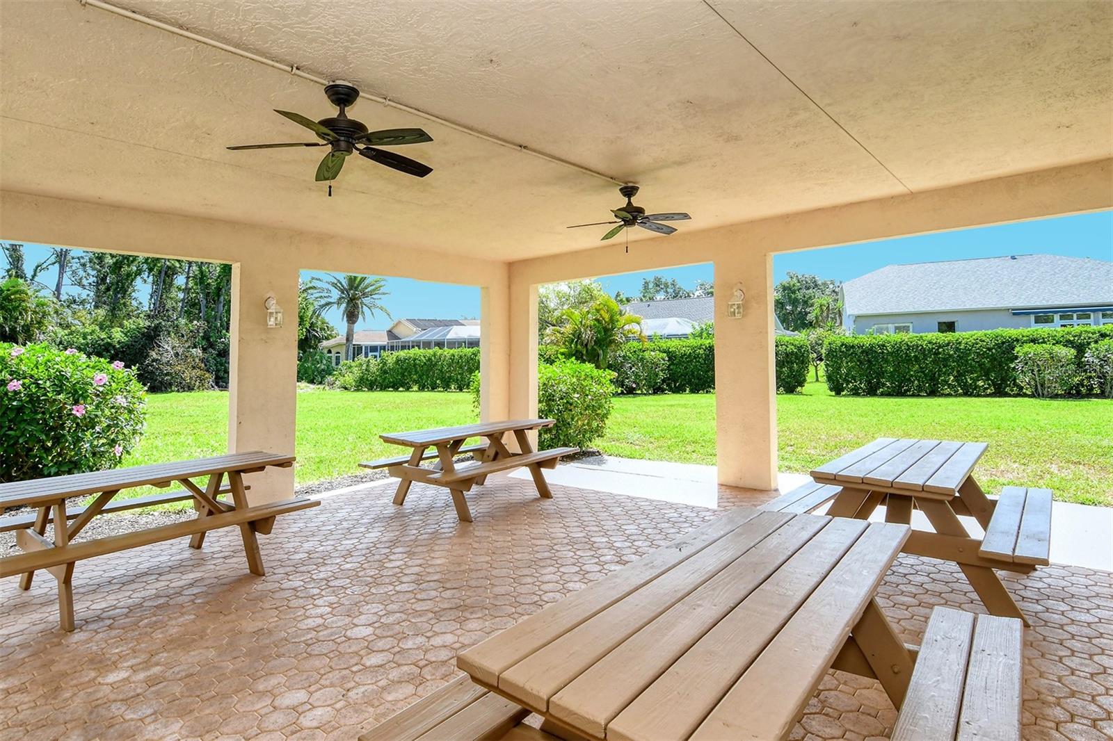 Image 17 of 19 For 4062 Westbourne Circle