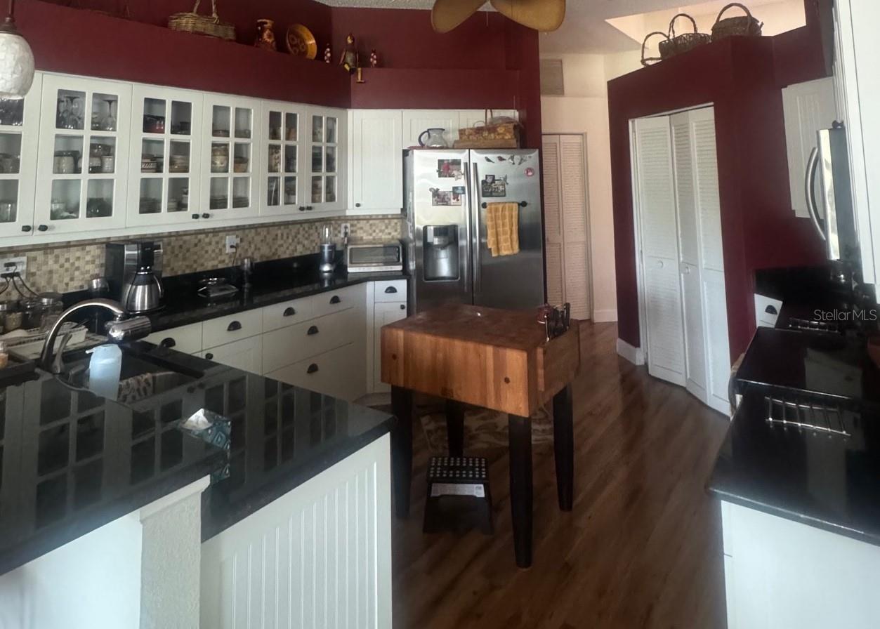 Image 4 of 19 For 4062 Westbourne Circle