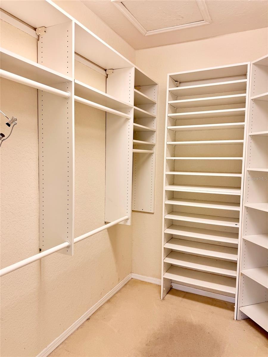 Image 11 of 24 For 7402 Fairlinks Court